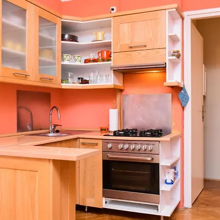 Stylish Flat W Balcony Next To The Castle & Metro * Budapeşte